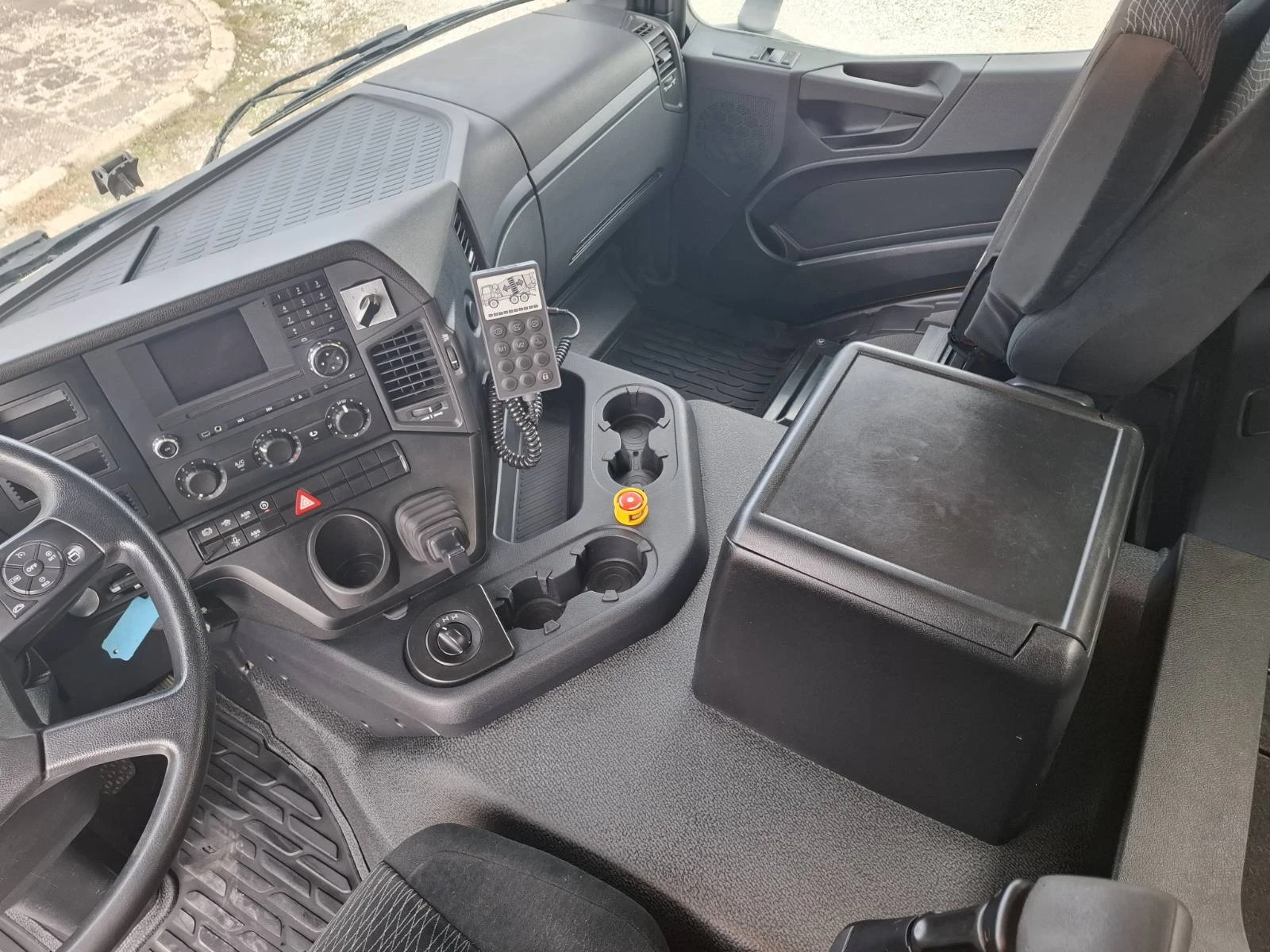   Mercedes 3243 AROCS | Mobile.bg   16