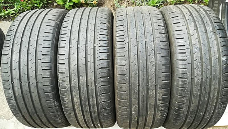 Гуми Летни 215/45R17, снимка 1 - Гуми и джанти - 25338829