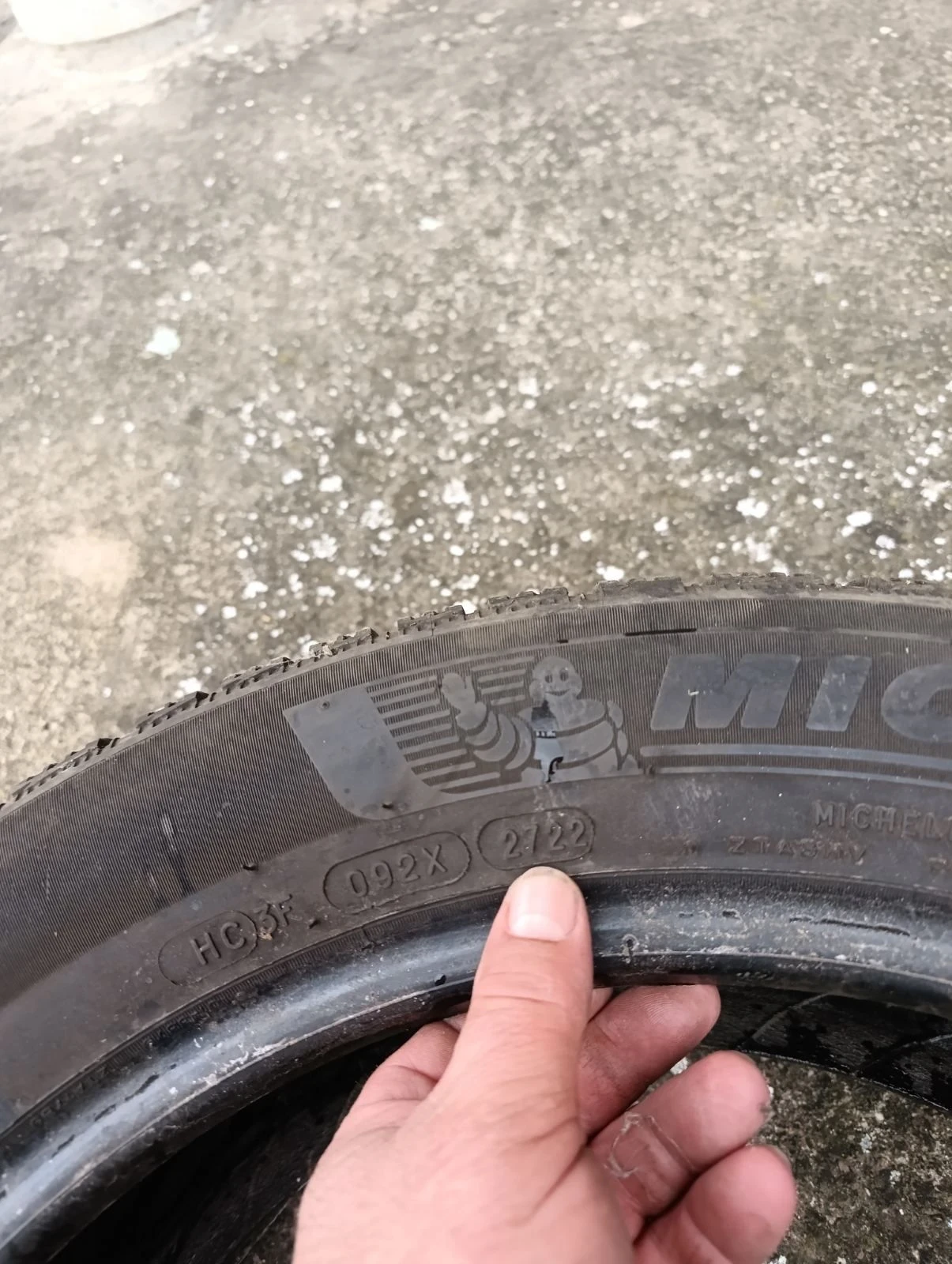 Гуми Зимни 215/55R17