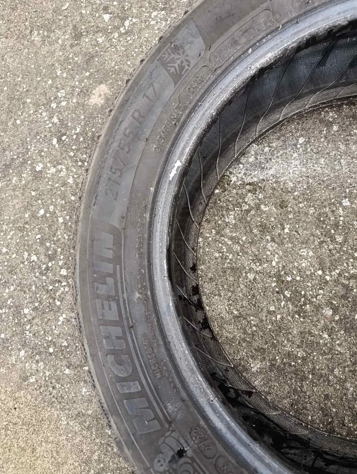 Гуми Зимни 215/55R17, снимка 2 - Гуми и джанти - 56662478