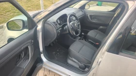 Skoda Roomster 1.2TSi 105кс КЛИМАТРОНИК ПОДГРЕВ Швейцария , снимка 15
