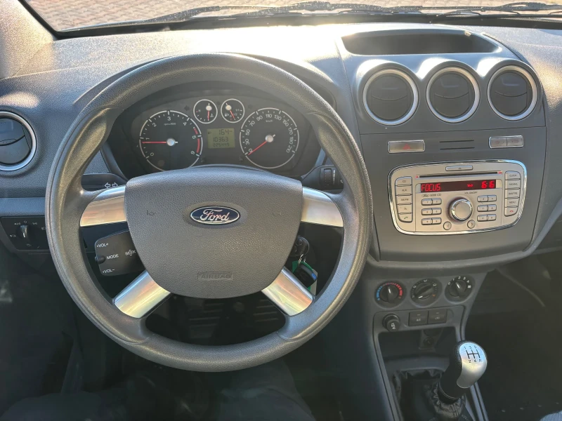 Ford Connect 1.8, снимка 9 - Автомобили и джипове - 47721339