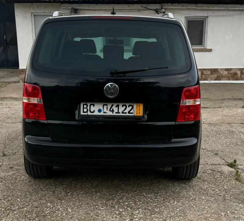 VW Touran 2.0 TDI 170kc 7-местен Внос от Германия, снимка 4 - Автомобили и джипове - 48032710