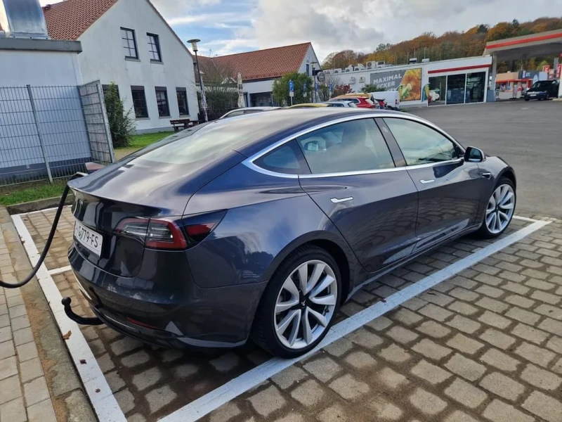 Tesla Model 3 Standard + , снимка 2 - Автомобили и джипове - 48655625