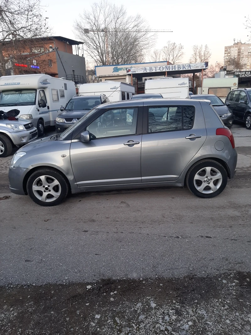 Suzuki Swift 1, 3 бензин, снимка 8 - Автомобили и джипове - 49168313