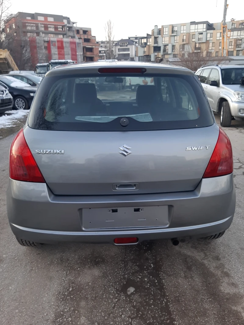 Suzuki Swift 1, 3 бензин, снимка 15 - Автомобили и джипове - 49168313