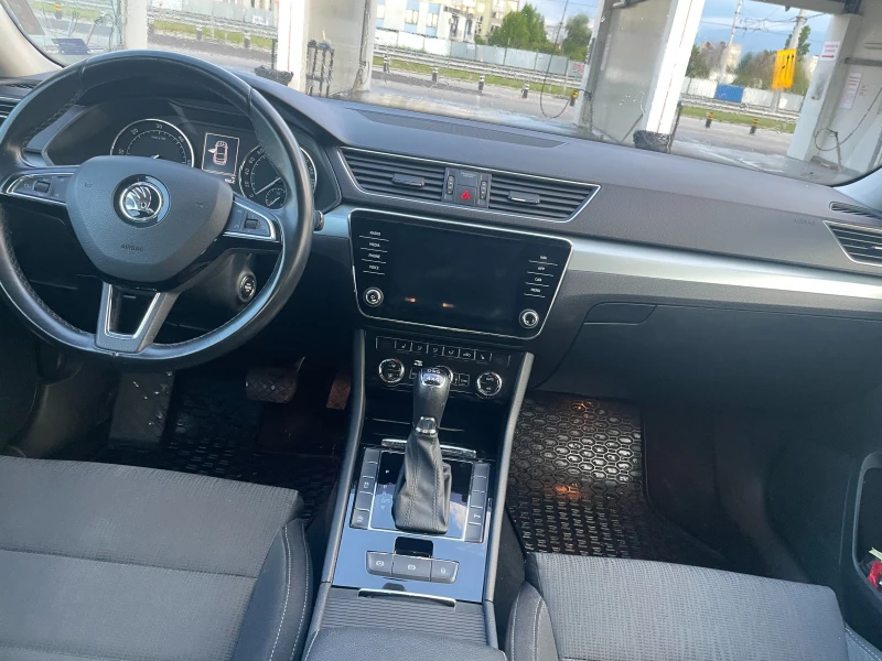 Skoda Superb, снимка 8 - Автомобили и джипове - 52725947