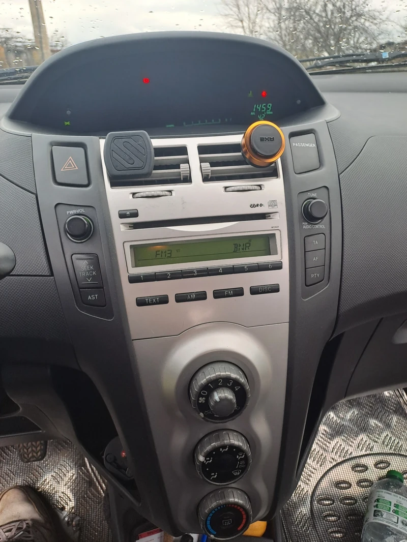 Toyota Yaris, снимка 7 - Автомобили и джипове - 52893924