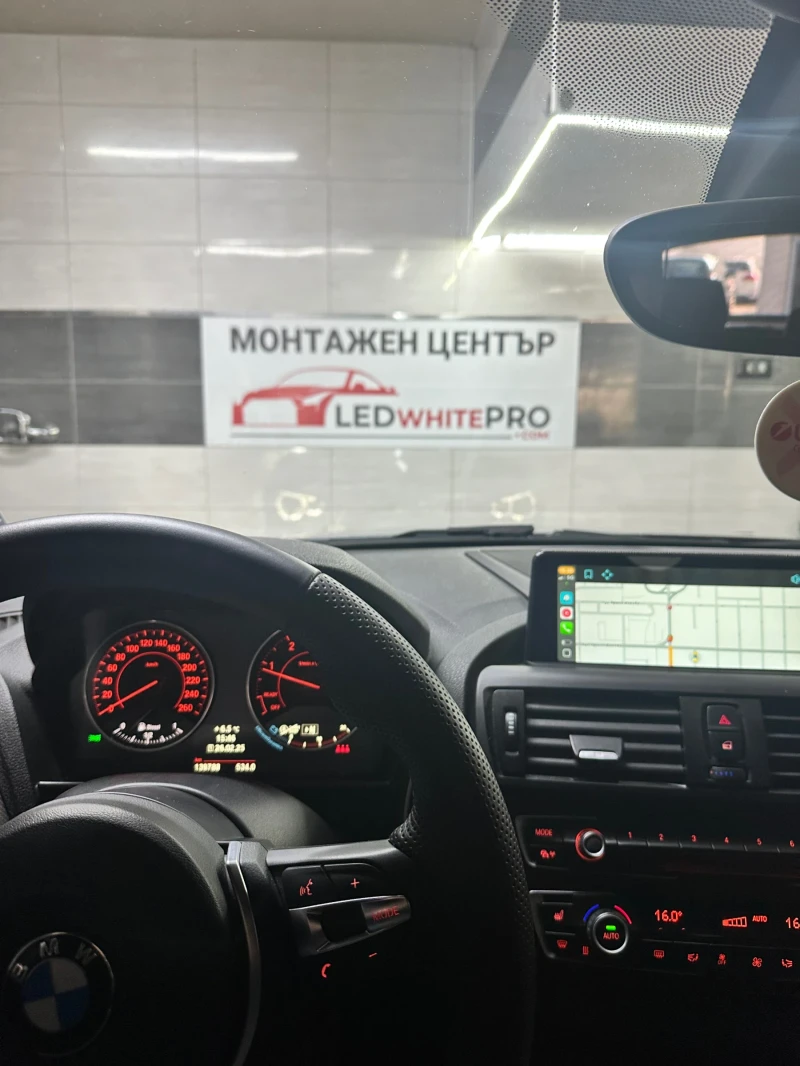 BMW 120 FULL M PACK + CarPlay + Подгрев + Нови Pirelli, снимка 11 - Автомобили и джипове - 53204163