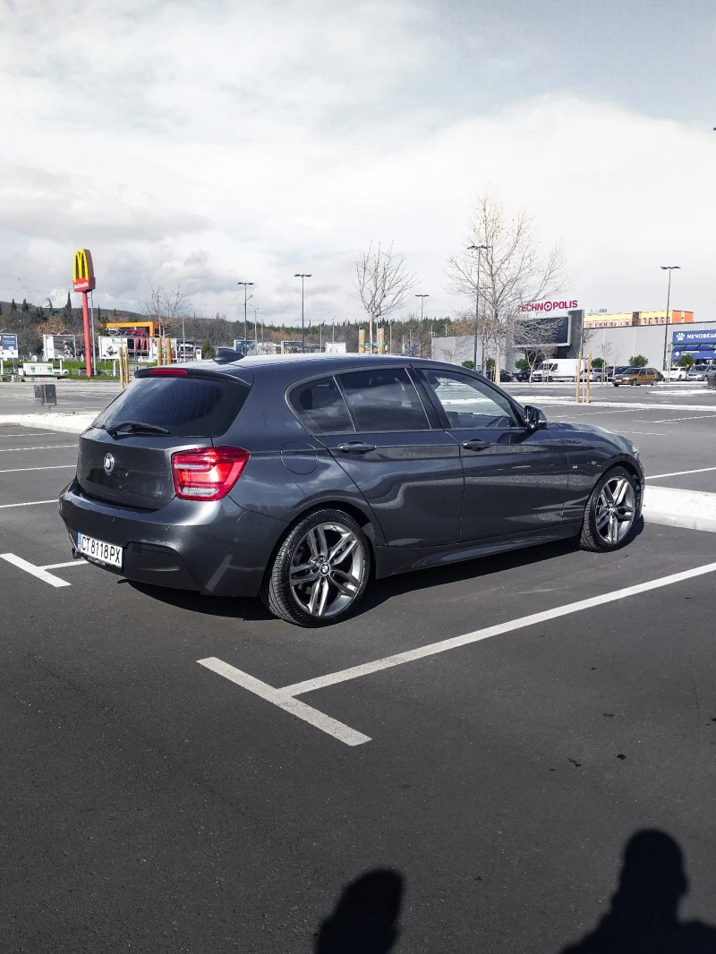 BMW 120 FULL M PACK + CarPlay + Подгрев + Нови Pirelli, снимка 2 - Автомобили и джипове - 53204163