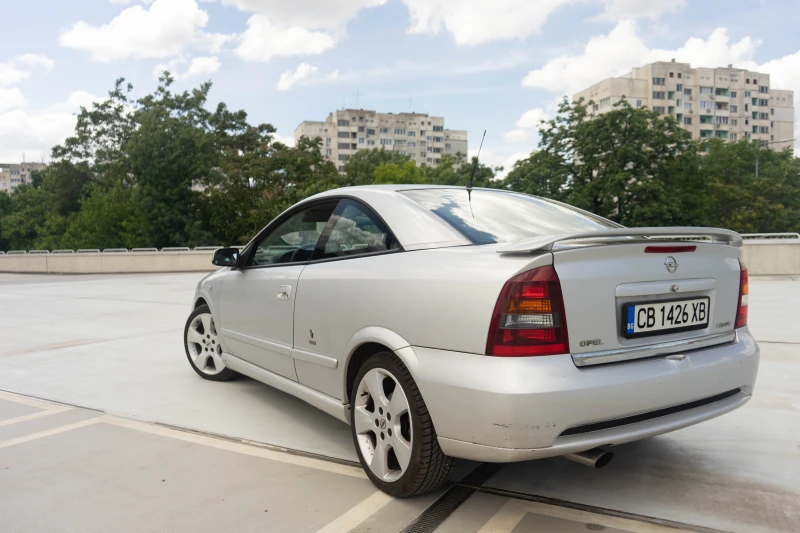 Opel Astra 2.2, снимка 3 - Автомобили и джипове - 53264768