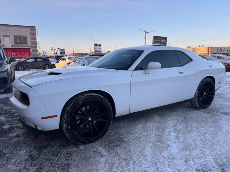 Dodge Challenger SXT Plus * RWD* АвтоКредит* (ЦЕНА ДО БГ), снимка 4 - Автомобили и джипове - 53434768