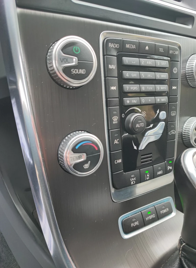 Volvo V60 D6, снимка 14 - Автомобили и джипове - 53597701