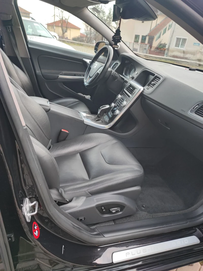 Volvo V60 D6, снимка 17 - Автомобили и джипове - 53597701