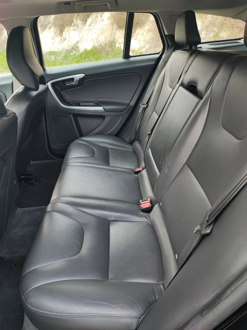 Volvo V60 D6, снимка 10 - Автомобили и джипове - 53597701