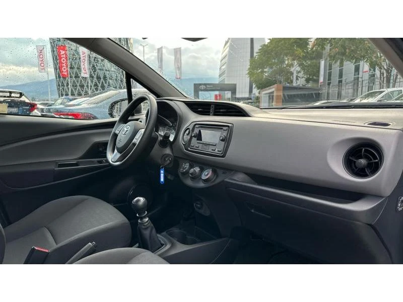 Toyota Yaris YARIS 1.5P TERRA - изображение 6