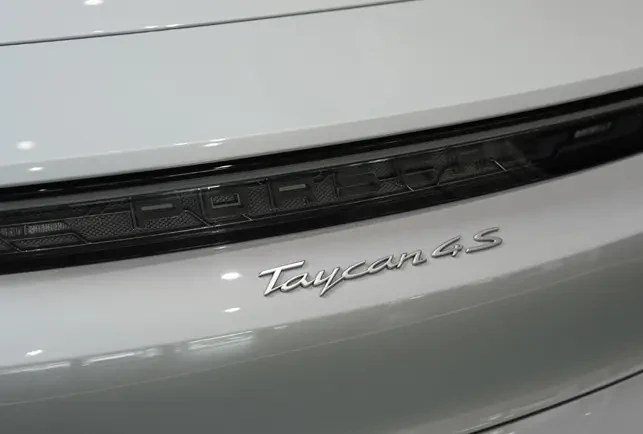 Porsche Taycan 4S = SportDesign = Гаранция, снимка 4 - Автомобили и джипове - 54608672