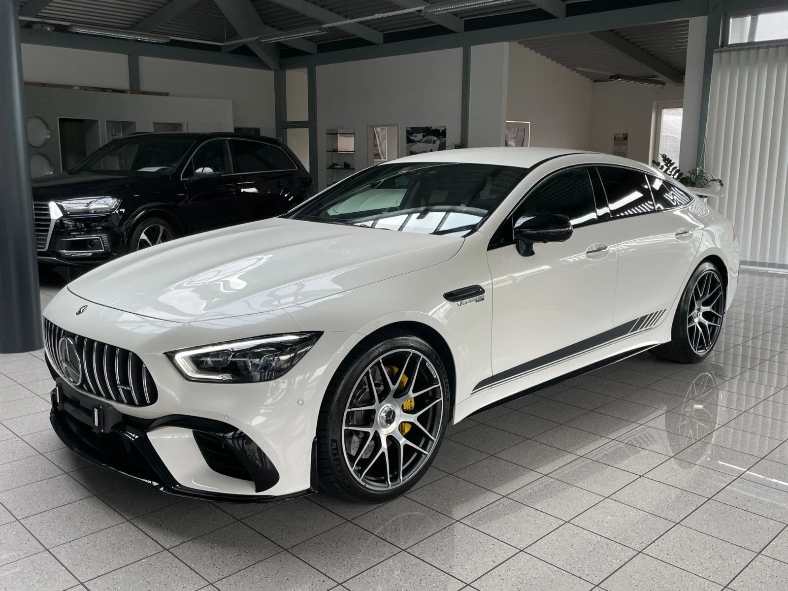 Mercedes-Benz AMG GT 63 S 4M+*Edition1*Night*Burmester*Aerodynamic - изображение 3