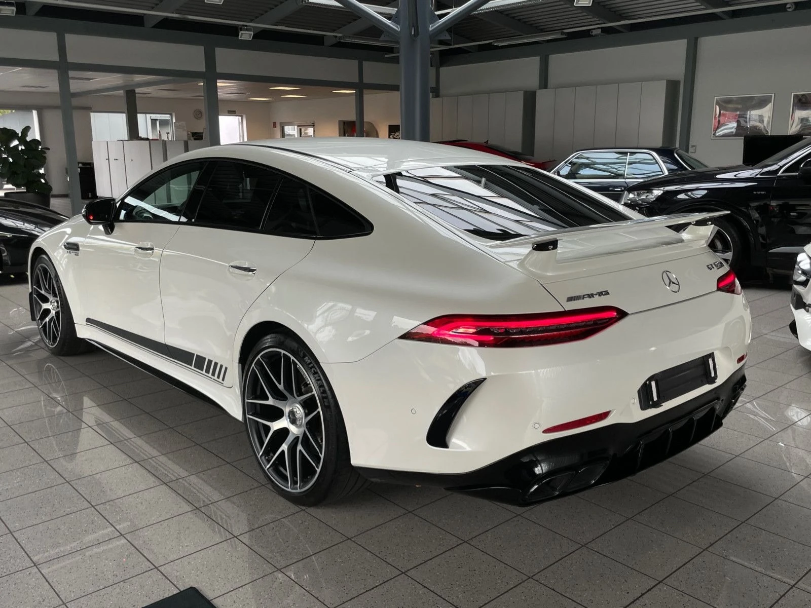 Mercedes-Benz AMG GT 63 S 4M+*Edition1*Night*Burmester*Aerodynamic - изображение 4