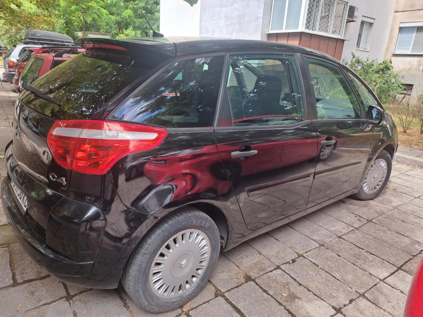 Citroen Grand C4 Picasso 1.6 HDE - изображение 9