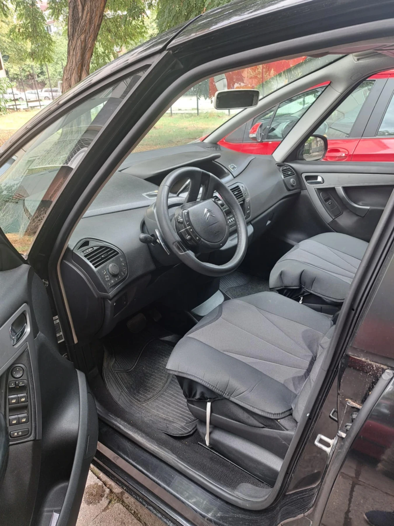 Citroen Grand C4 Picasso 1.6 HDE - изображение 4