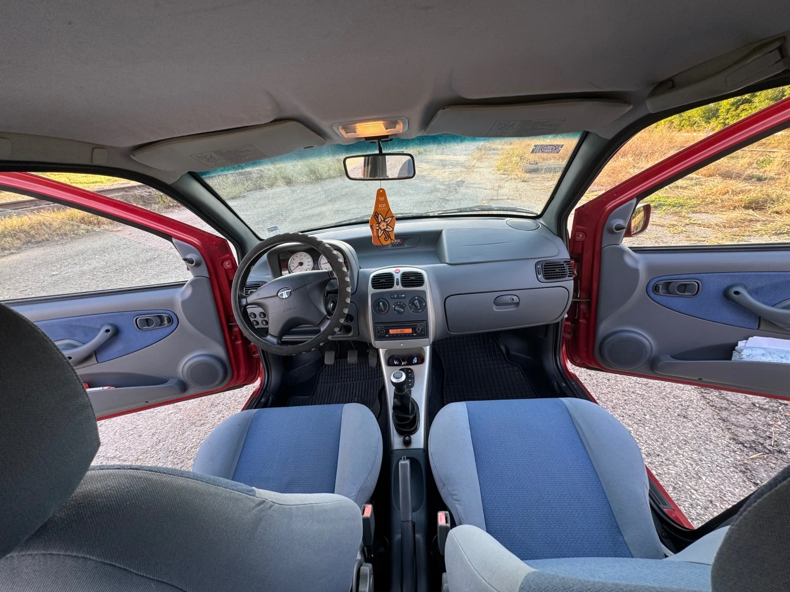 Tata Indica GLX - изображение 7