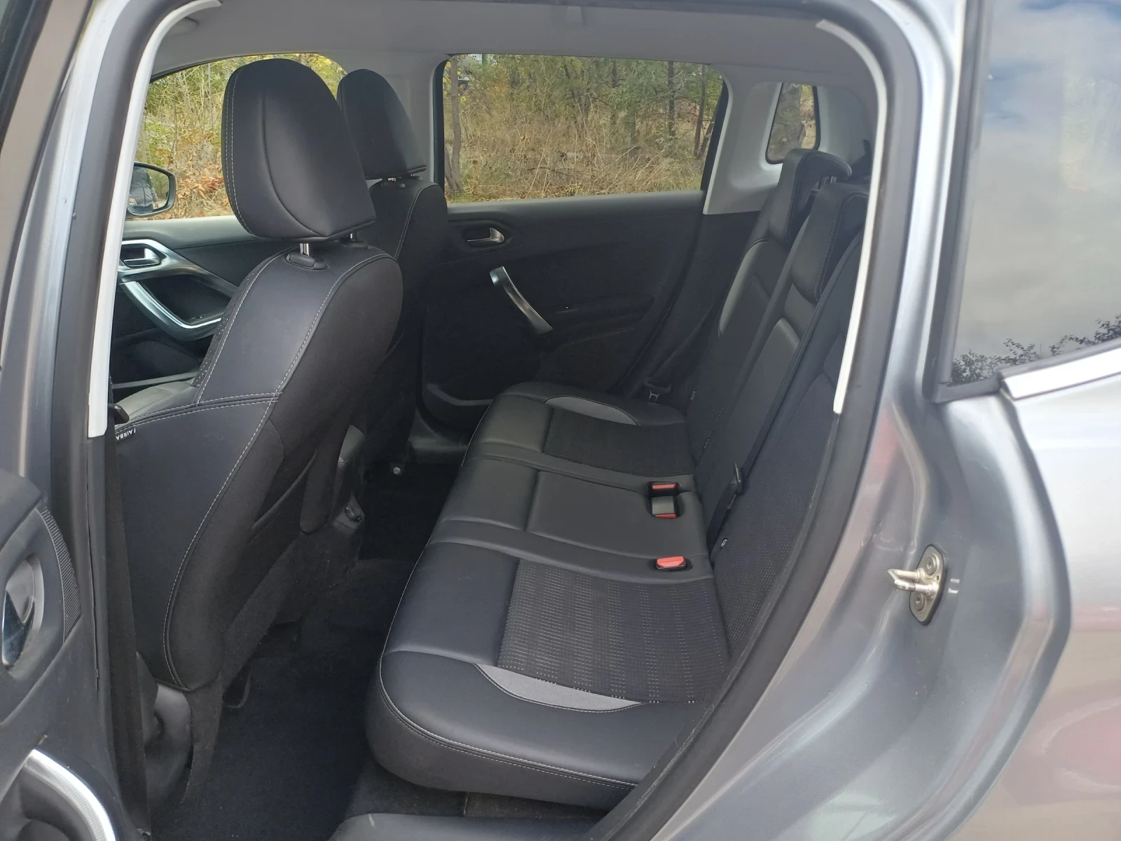 Peugeot 2008 1.6 BLUE HDI | Mobile.bg — изображение 10