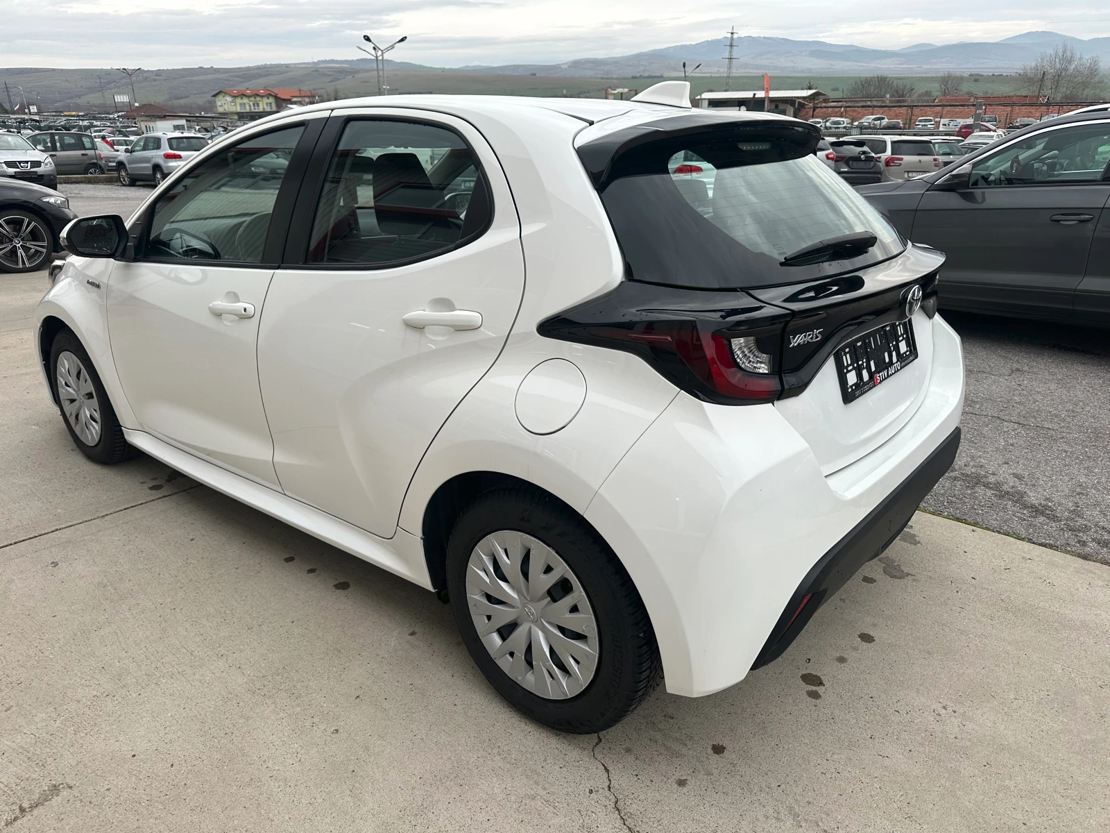 Toyota Yaris 1.5HYBRID | Mobile.bg   4