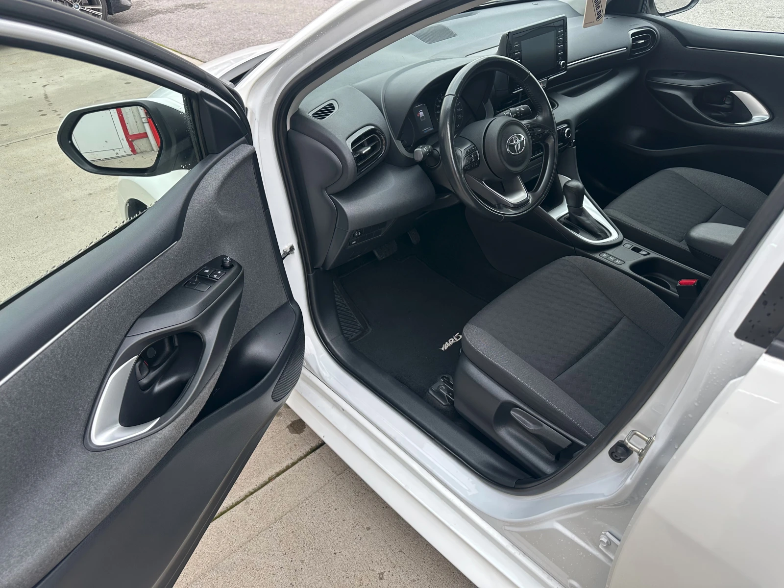 Toyota Yaris 1.5HYBRID | Mobile.bg   9