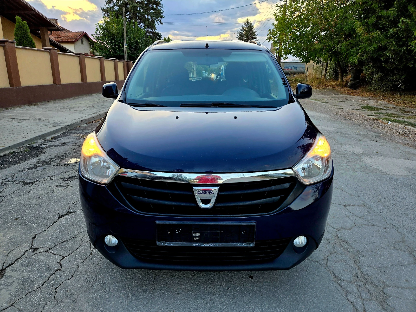 Dacia Lodgy 1.5 DCI Navi Климатик 1-Собственик 7-Седалки - изображение 7