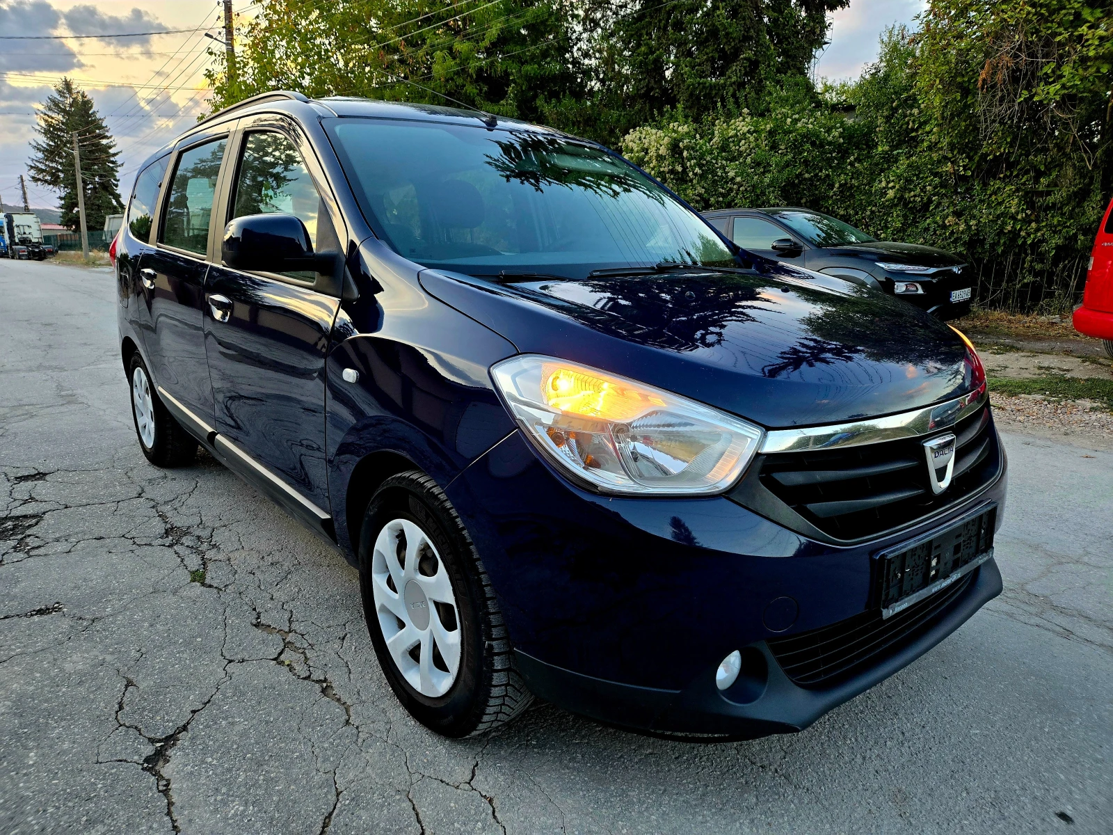 Dacia Lodgy 1.5 DCI Navi Климатик 1-Собственик 7-Седалки - изображение 6