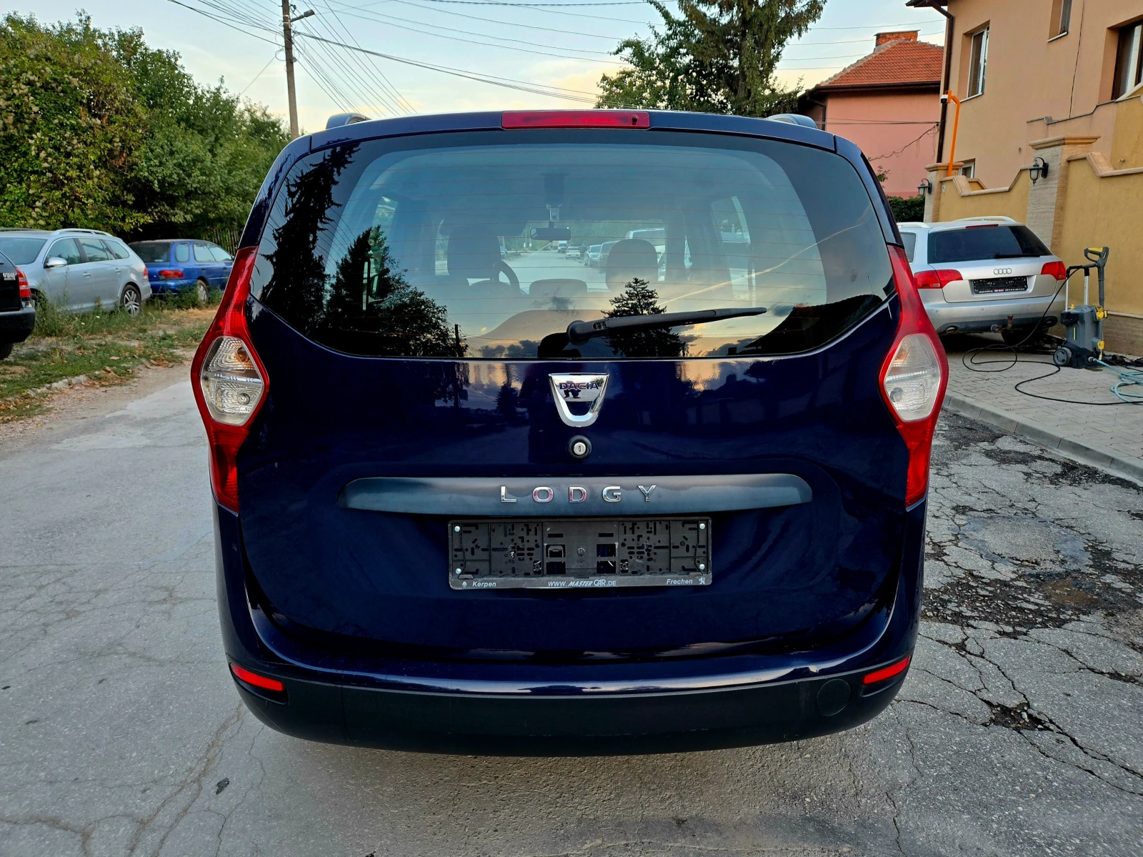 Dacia Lodgy 1.5 DCI Navi Климатик 1-Собственик 7-Седалки - изображение 4
