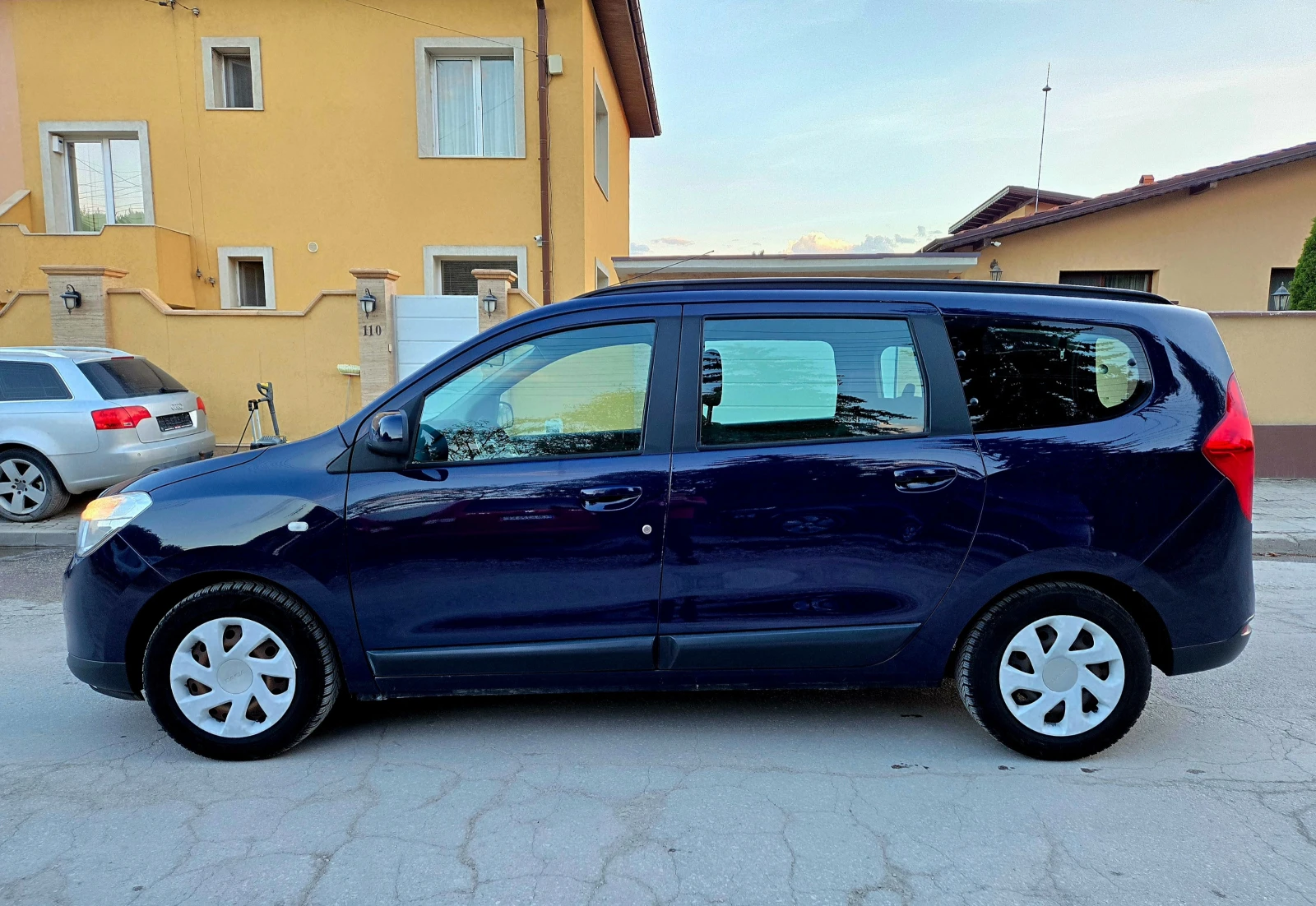 Dacia Lodgy 1.5 DCI Navi Климатик 1-Собственик 7-Седалки - изображение 2