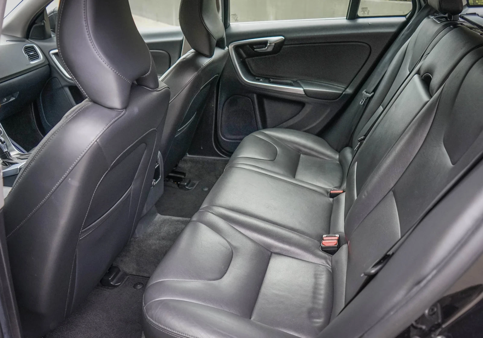 Volvo V60 D6, снимка 15 - Автомобили и джипове - 53597701