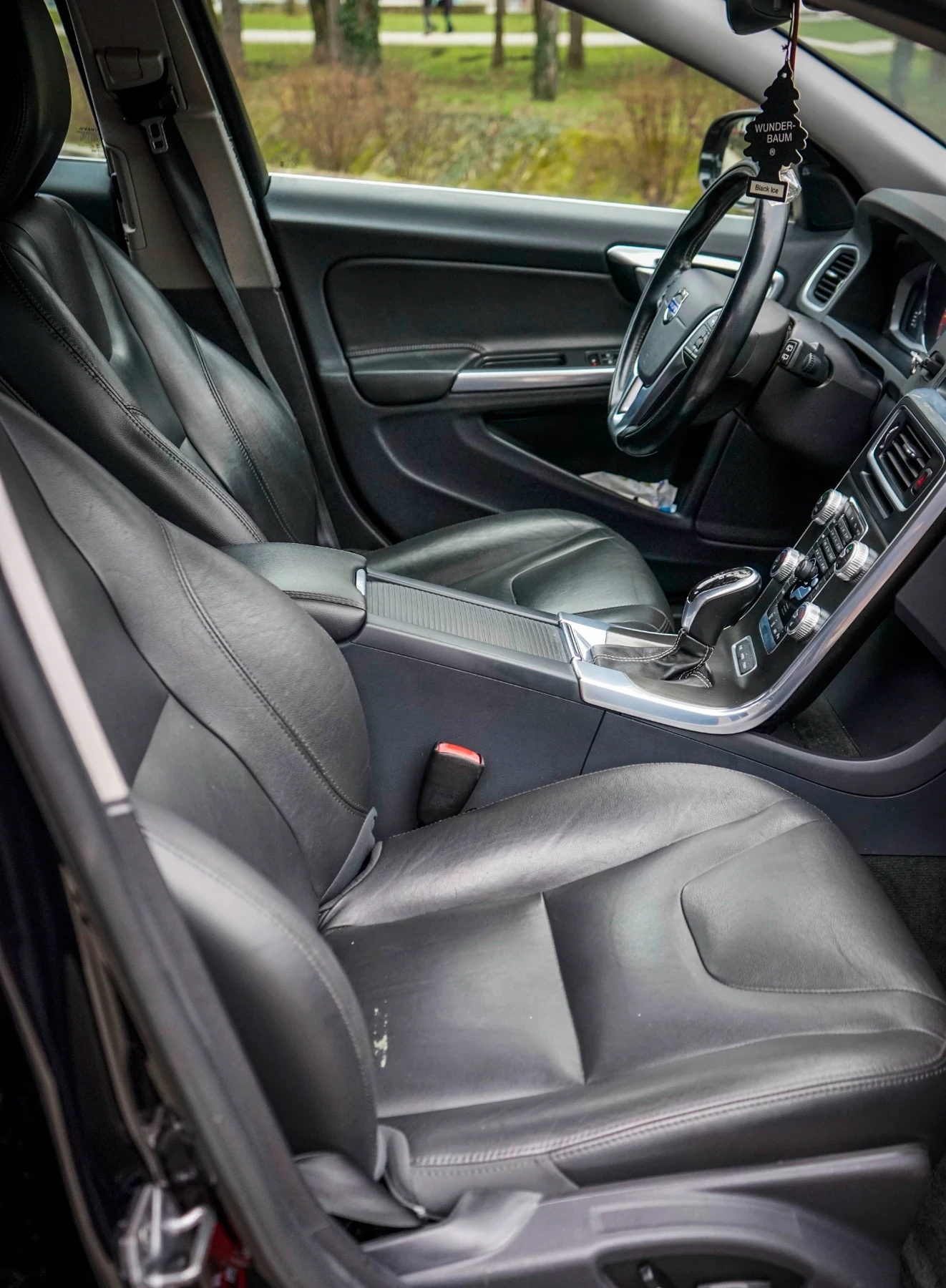 Volvo V60 D6, снимка 11 - Автомобили и джипове - 53597701