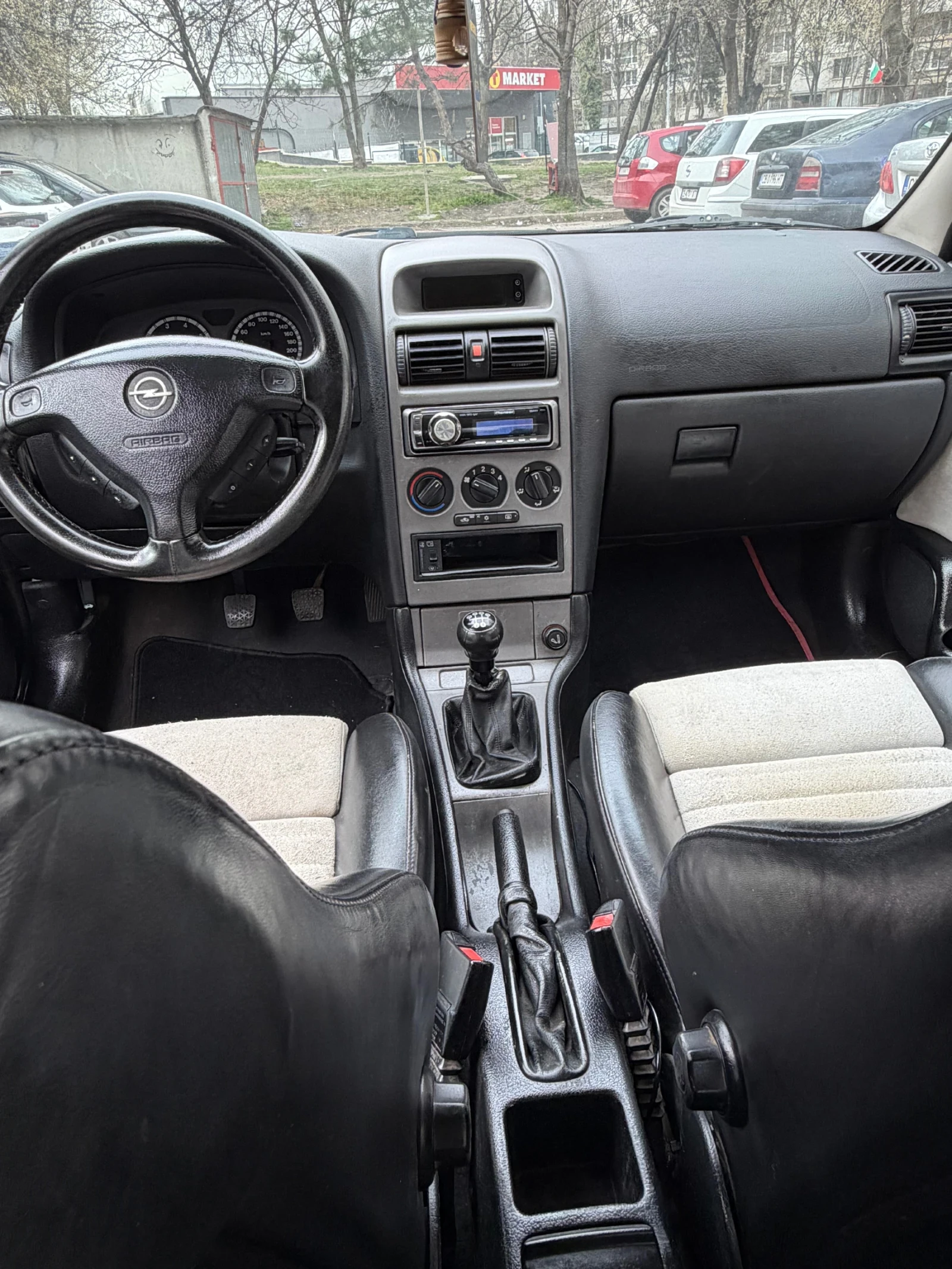 Opel Astra Газ бензин, снимка 8 - Автомобили и джипове - 53927402