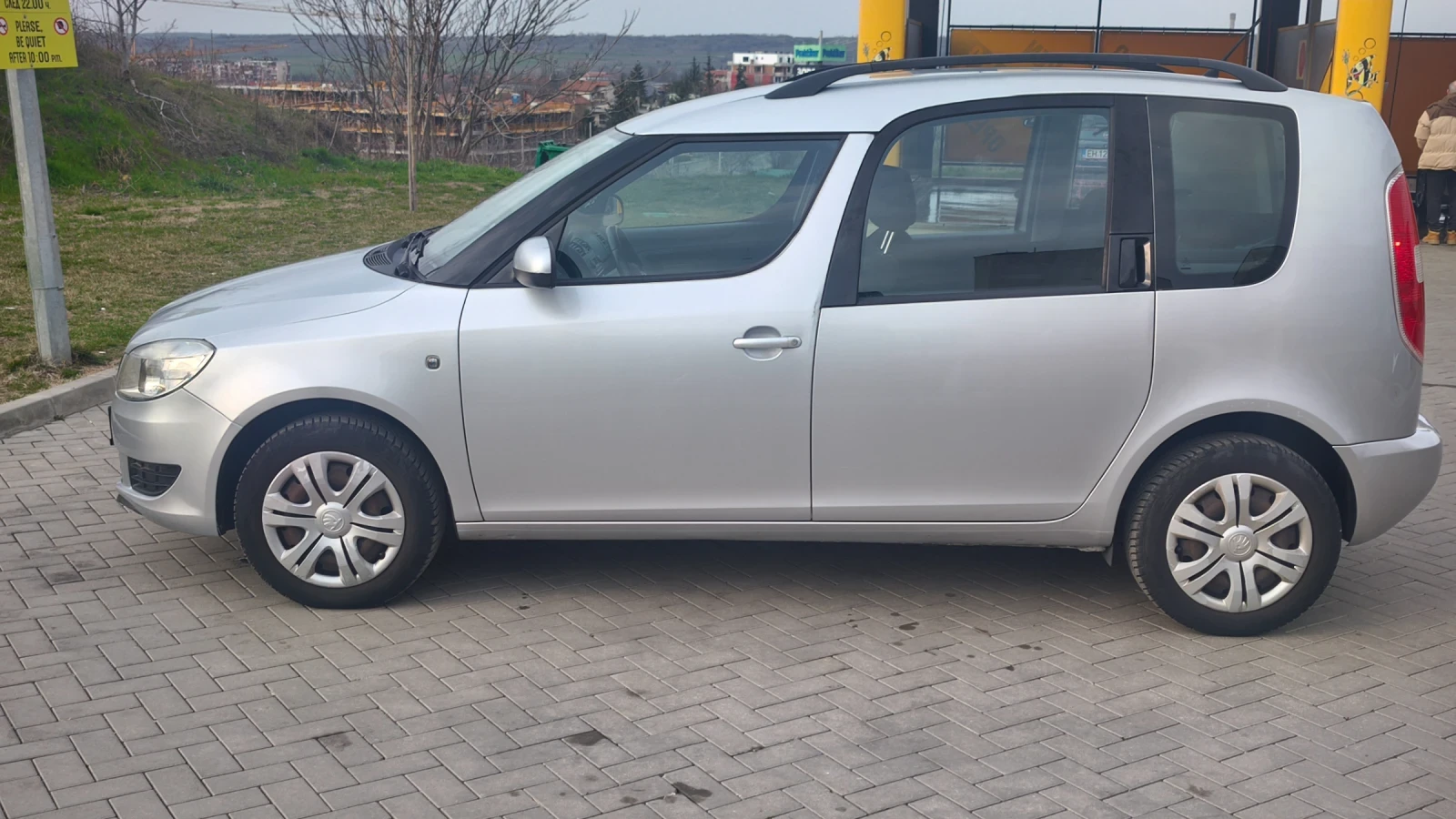 Skoda Roomster 1.2TSi 105кс КЛИМАТРОНИК ПОДГРЕВ Швейцария , снимка 7 - Автомобили и джипове - 53938711