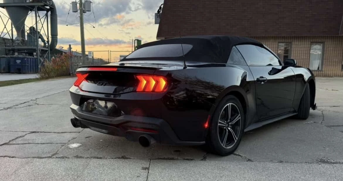 Ford Mustang * EcoBoost * 2 КЛЮЧА* ПАНО* ПОДГРЕВ* КЕЙЛЕС* , снимка 4 - Автомобили и джипове - 53981666