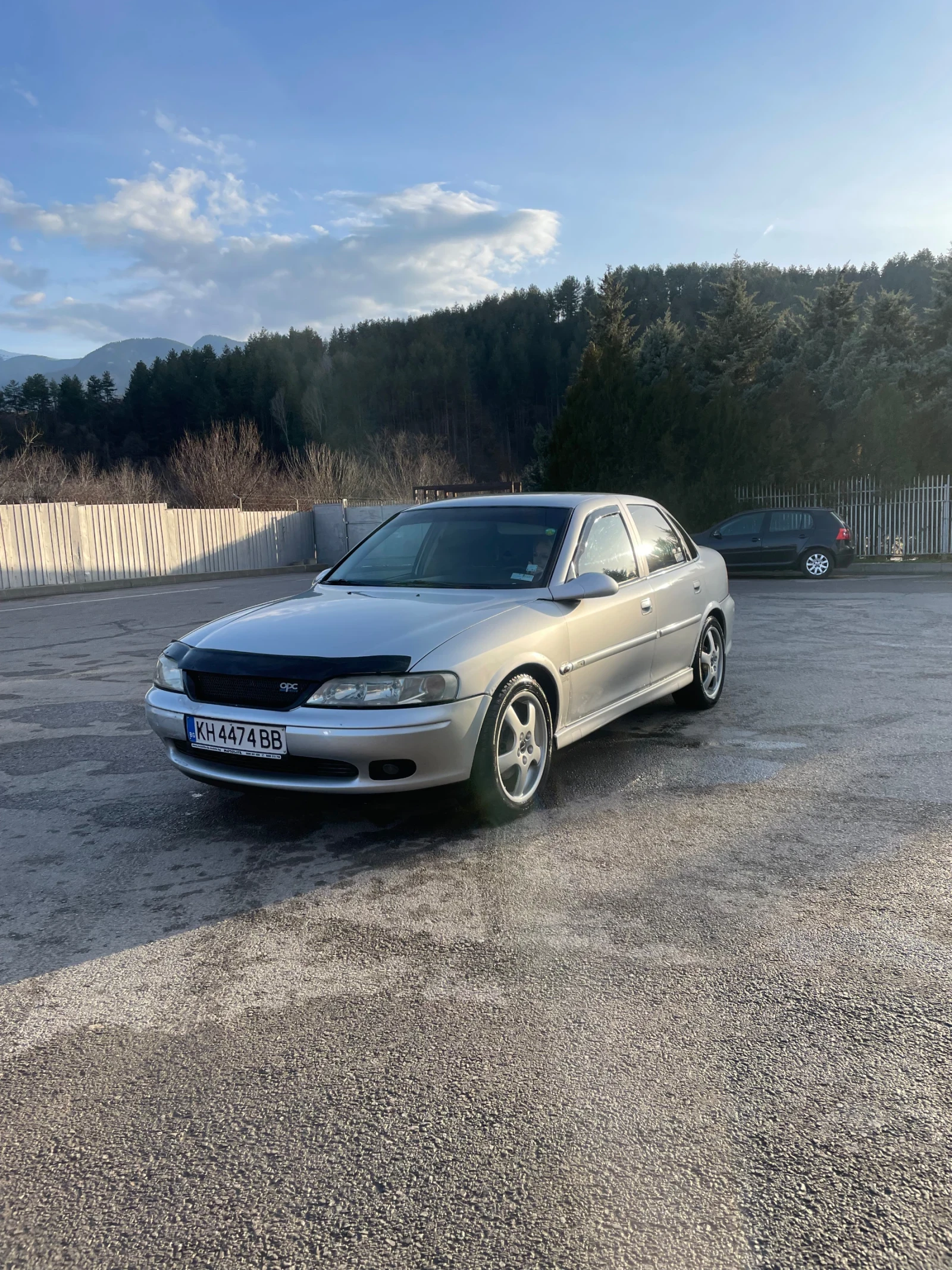 Opel Vectra 1.8i LPG, снимка 12 - Автомобили и джипове - 54317803
