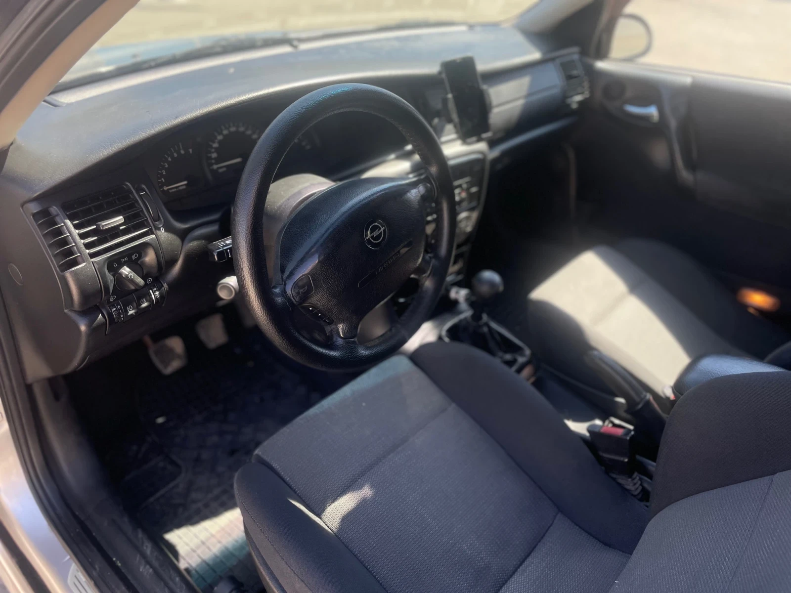 Opel Vectra 1.8i LPG, снимка 4 - Автомобили и джипове - 54317803