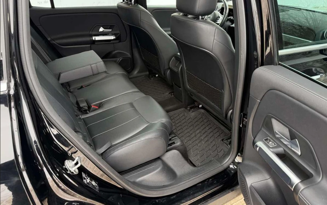 Mercedes-Benz EQB 300 4Matic AMG Line, снимка 9 - Автомобили и джипове - 54358754