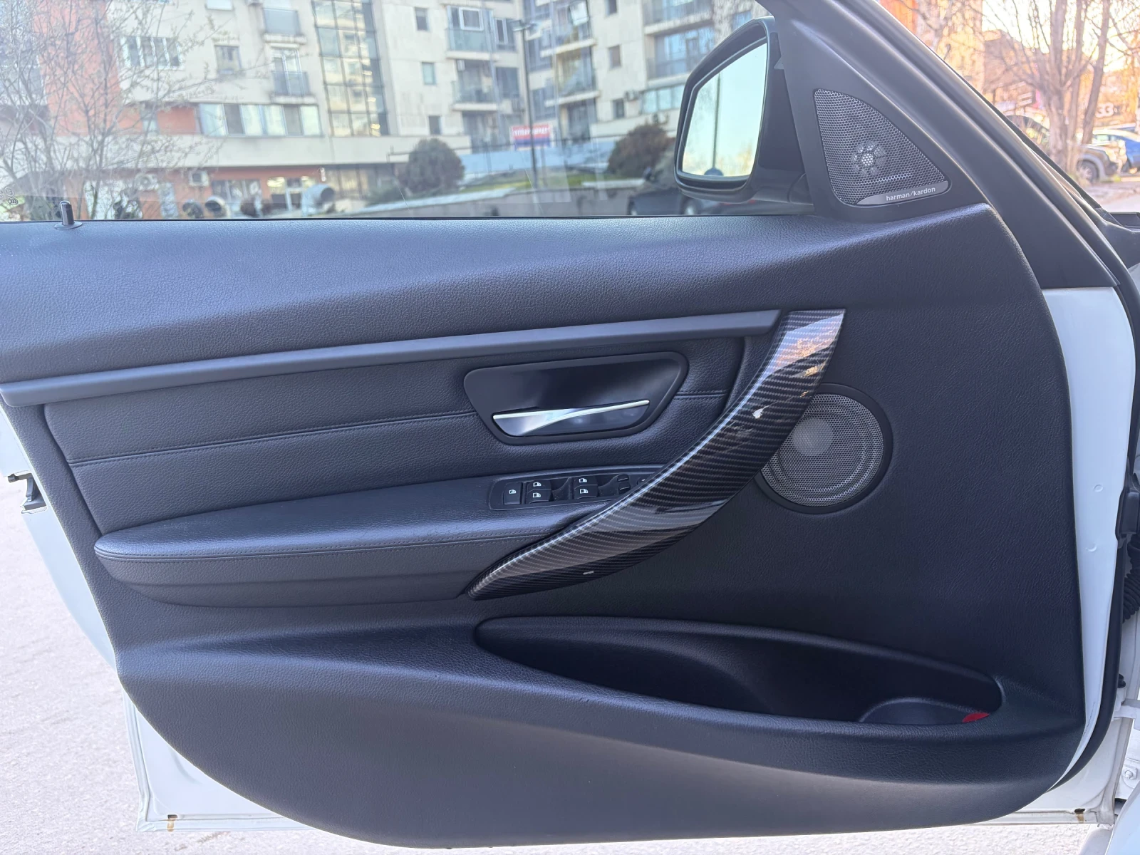 BMW 335 XDRIVE / ЛИЗИНГ / HEADUP / H&K / ПОДГРЕВ, снимка 2 - Автомобили и джипове - 54593002