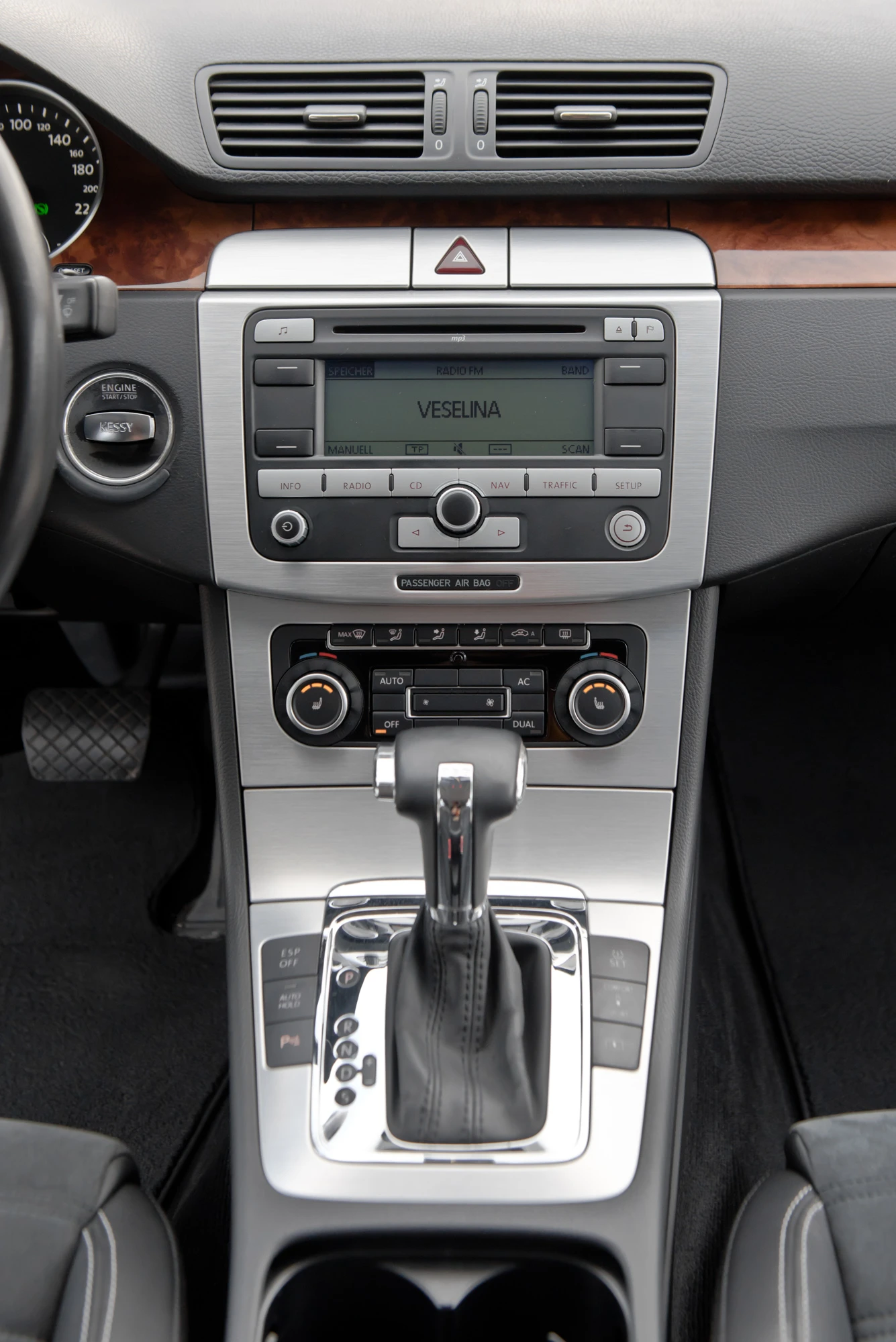 VW CC 2.0tdi 170ks Automat , снимка 13 - Автомобили и джипове - 54612599