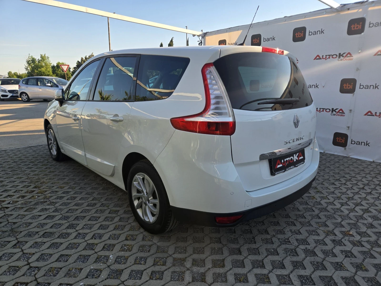 Renault Scenic 1.5DCI-110кс= 6СК= 7МЕСТА= НАВИ= АВТОПИЛОТ, снимка 5 - Автомобили и джипове - 54933630