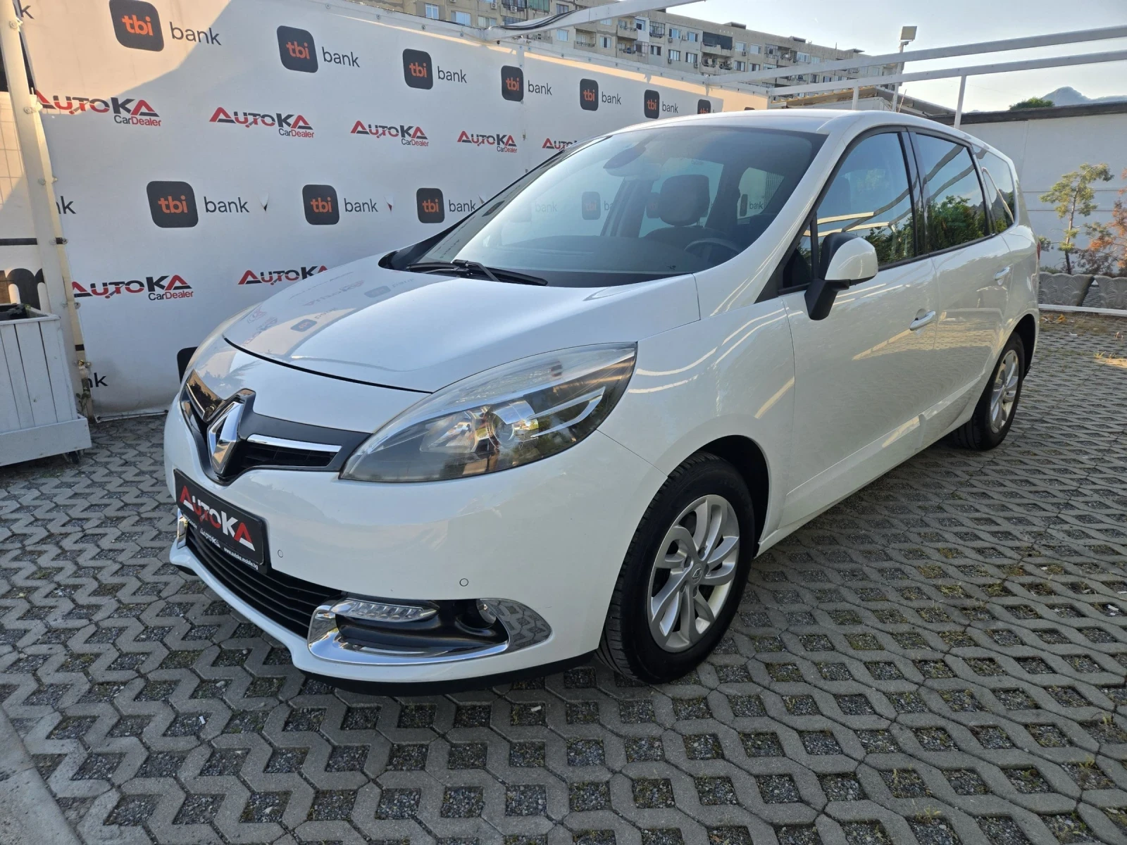 Renault Scenic 1.5DCI-110кс= 6СК= 7МЕСТА= НАВИ= АВТОПИЛОТ, снимка 6 - Автомобили и джипове - 54933630