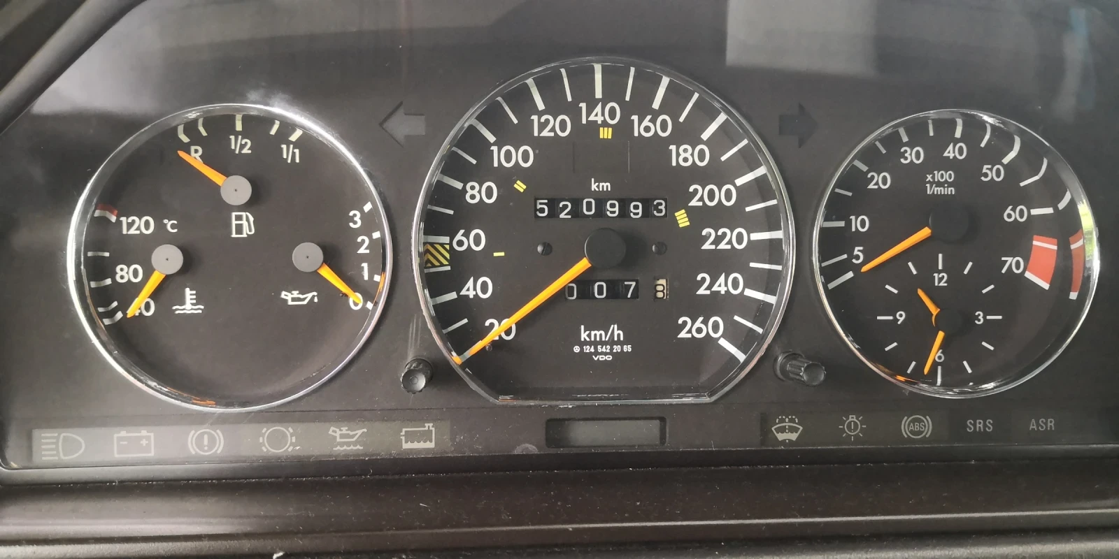 Mercedes-Benz E 320 Sportline, снимка 7 - Автомобили и джипове - 55154889