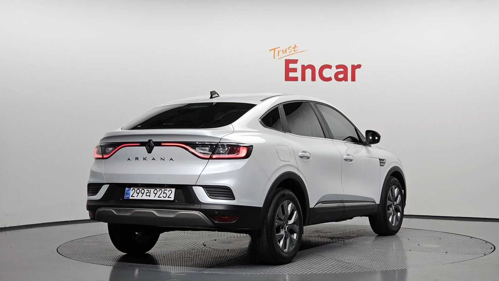 Renault Arkana НАЛИЧНА КРАЙНА ЦЕНА, снимка 2 - Автомобили и джипове - 55237003