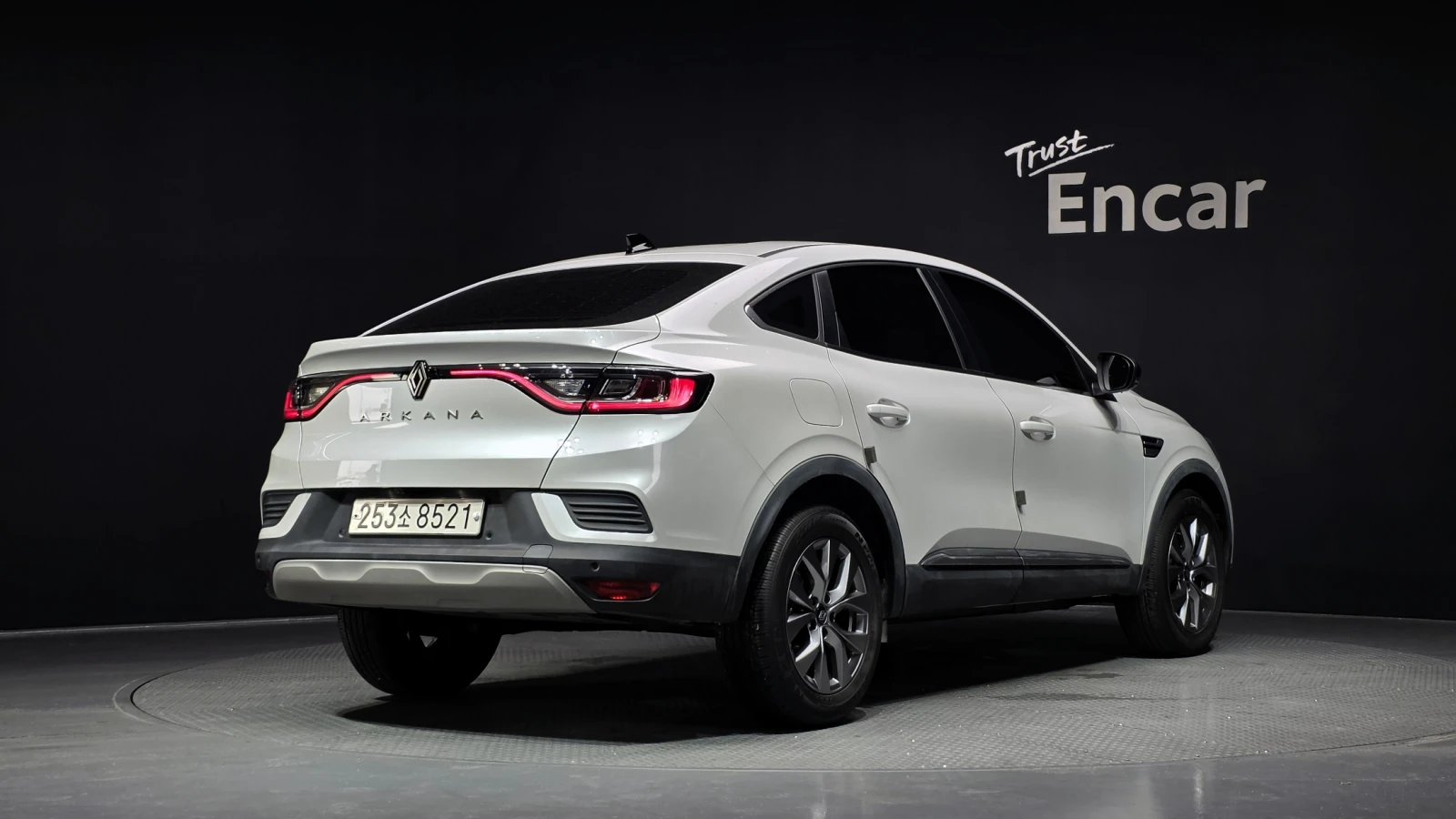 Renault Arkana 1.6* BLIND SPOT* ПОДГРЕВ ВОЛАН* КРАЙНА ЦЕНА, снимка 2 - Автомобили и джипове - 55237003