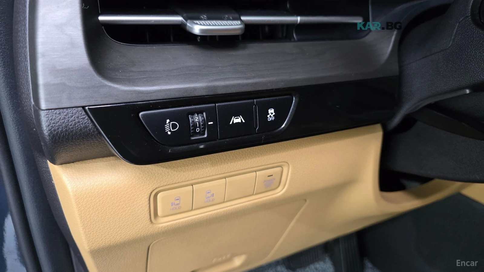 Kia Carnival * 2.2d* PRESTIGE* КОЖА* ПОДГРЕВ* ОБДУХВАНЕ* КАМЕРА, снимка 12 - Автомобили и джипове - 55261472