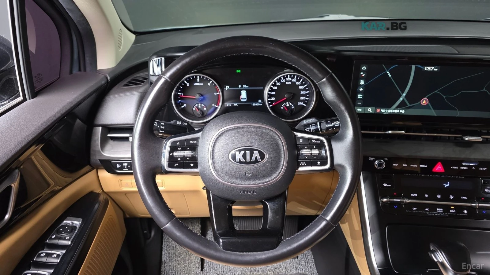 Kia Carnival * 2.2d* PRESTIGE* КОЖА* ПОДГРЕВ* ОБДУХВАНЕ* КАМЕРА, снимка 13 - Автомобили и джипове - 55261472